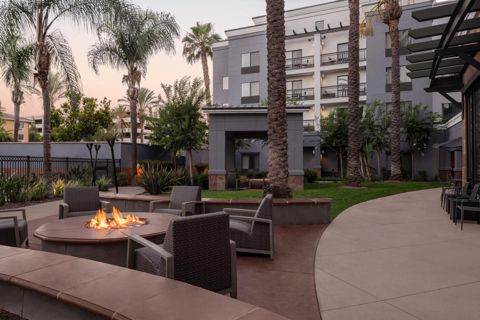 Courtyard Los Angeles Burbank Airport Luaran gambar
