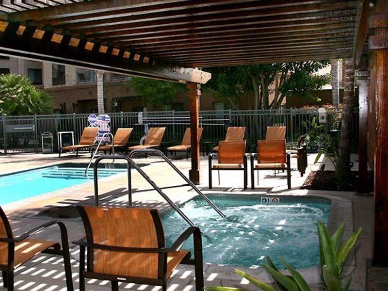 Courtyard Los Angeles Burbank Airport Kemudahan gambar